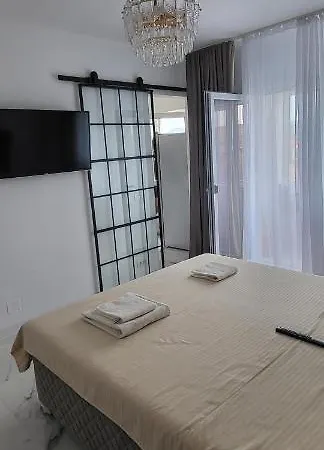 Apartment Ena Apartament *
