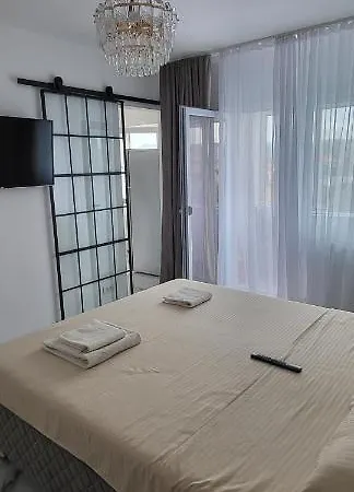 Ena Apartament Apartment *
